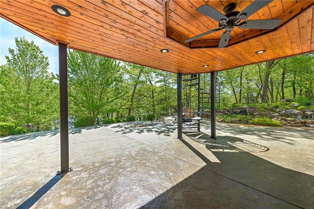 45 Sailboat Drive, Holiday Island, AR 72631