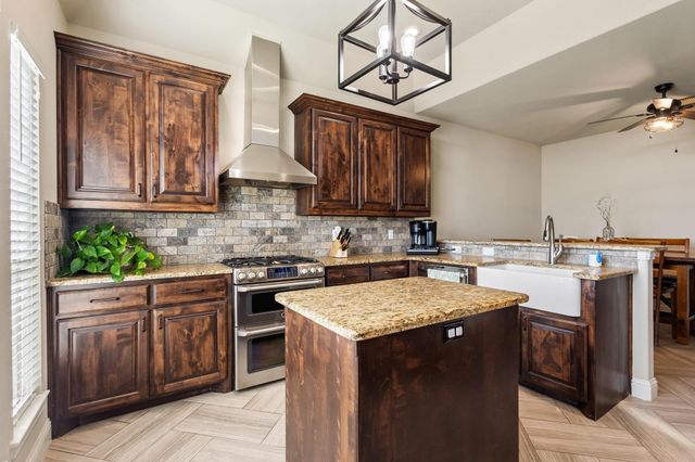 103 Knob Hill Road, Whitewright, TX 75491