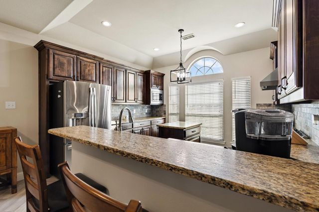 103 Knob Hill Road, Whitewright, TX 75491