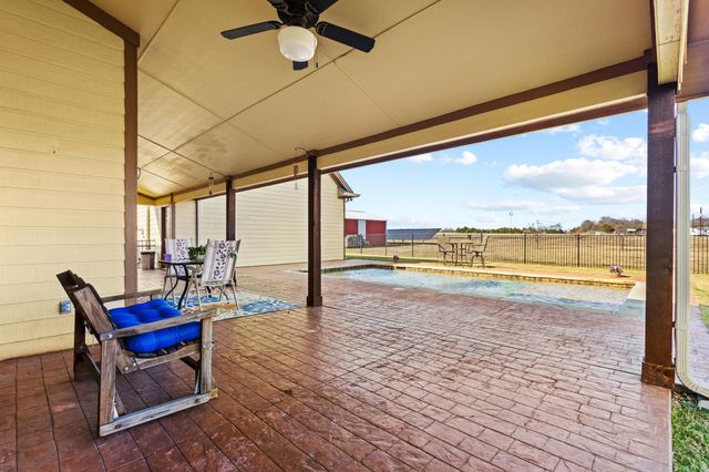 103 Knob Hill Road, Whitewright, TX 75491