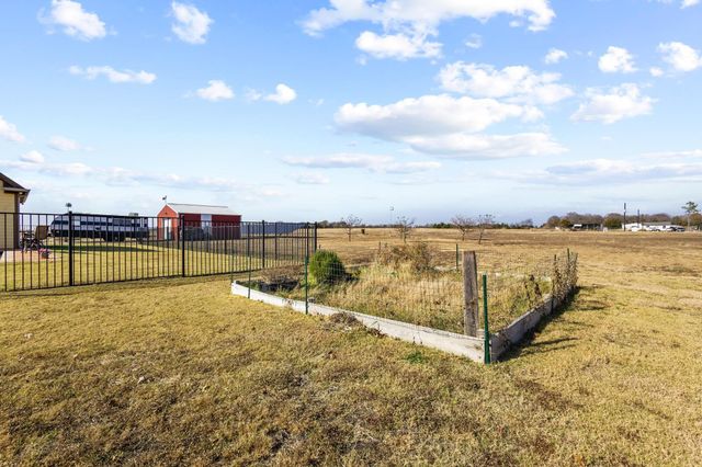 103 Knob Hill Road, Whitewright, TX 75491