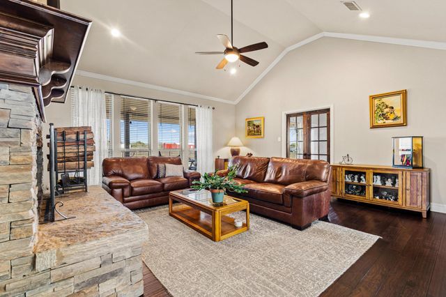 103 Knob Hill Road, Whitewright, TX 75491