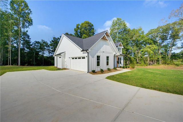 4825 Price Road, Gainesville, GA 30506