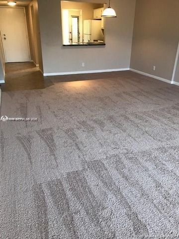 406 NW 68th Ave 403, Plantation, FL 33317