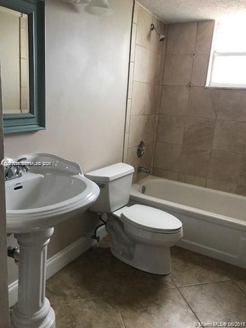 406 NW 68th Ave 403, Plantation, FL 33317