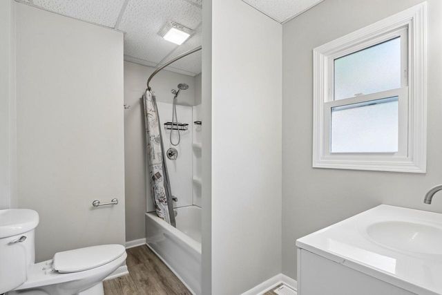 2107 Haegele DRIVE, Twin Lakes, WI 53181