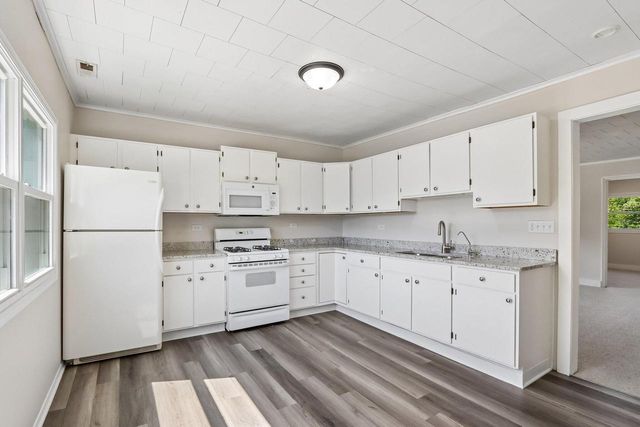 2107 Haegele DRIVE, Twin Lakes, WI 53181