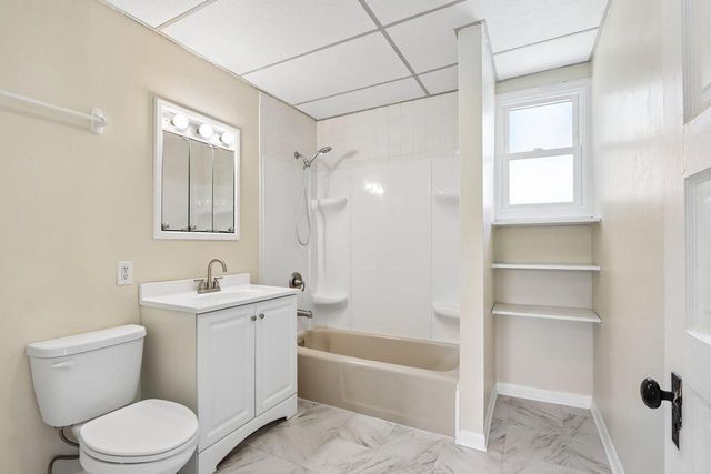 2107 Haegele DRIVE, Twin Lakes, WI 53181