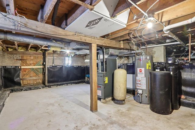 2107 Haegele DRIVE, Twin Lakes, WI 53181