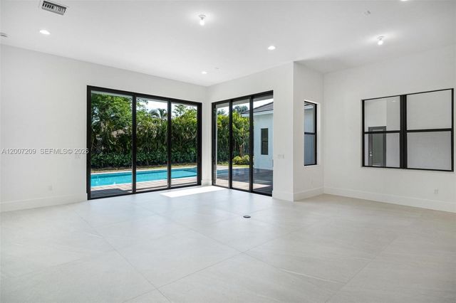 11900 SW 14th Pl, Davie, FL 33325