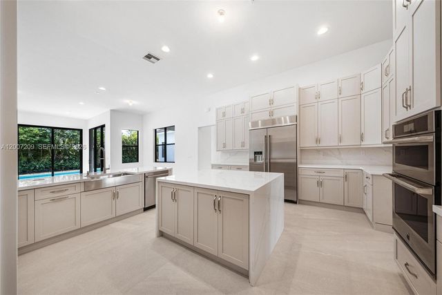 11900 SW 14th Pl, Davie, FL 33325