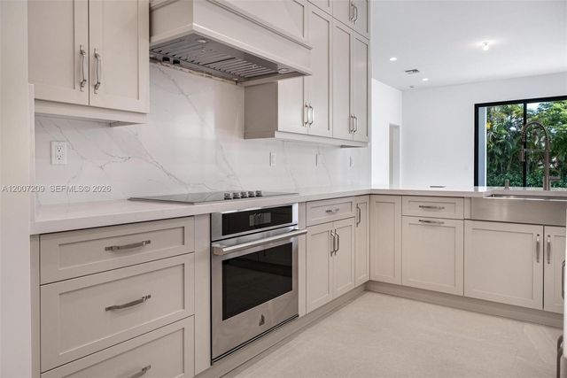 11900 SW 14th Pl, Davie, FL 33325