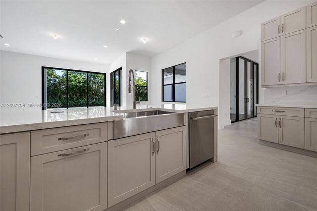 11900 SW 14th Pl, Davie, FL 33325