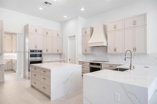 11900 SW 14th Pl, Davie, FL 33325