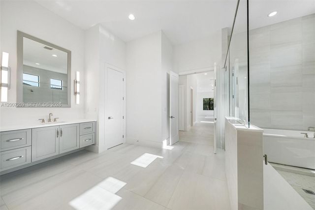 11900 SW 14th Pl, Davie, FL 33325