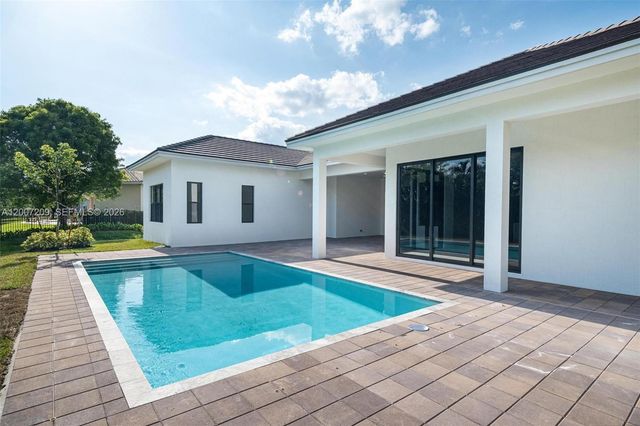 11900 SW 14th Pl, Davie, FL 33325