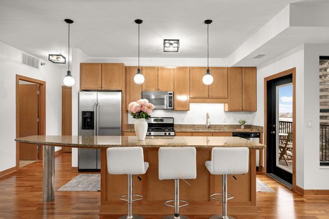 317 Groveland Avenue 301, Minneapolis, MN 55403