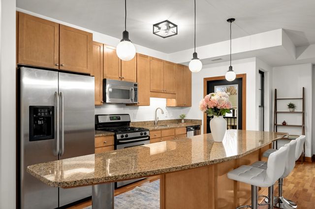 317 Groveland Avenue 301, Minneapolis, MN 55403