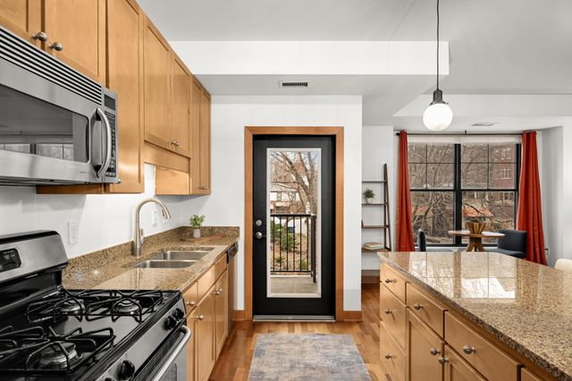 317 Groveland Avenue 301, Minneapolis, MN 55403