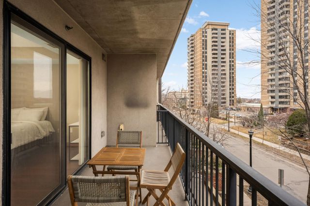 317 Groveland Avenue 301, Minneapolis, MN 55403