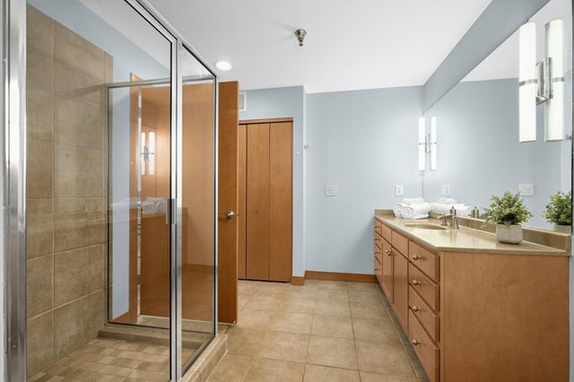 317 Groveland Avenue 301, Minneapolis, MN 55403