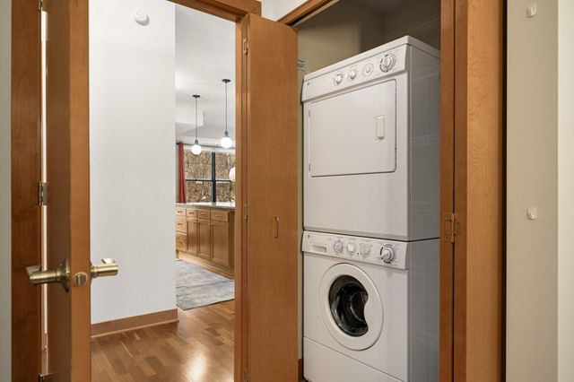 317 Groveland Avenue 301, Minneapolis, MN 55403