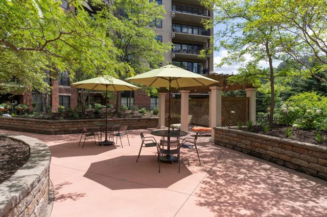 317 Groveland Avenue 301, Minneapolis, MN 55403