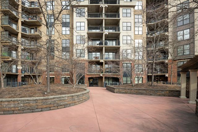 317 Groveland Avenue 301, Minneapolis, MN 55403