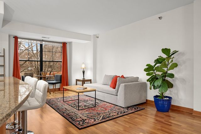 317 Groveland Avenue 301, Minneapolis, MN 55403