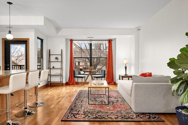 317 Groveland Avenue 301, Minneapolis, MN 55403