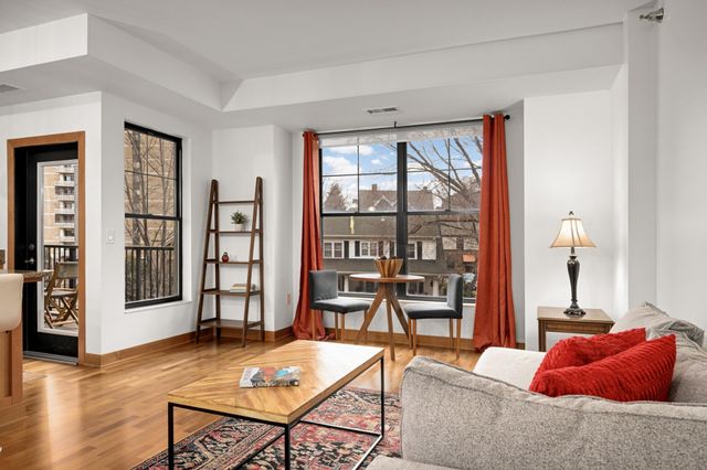 317 Groveland Avenue 301, Minneapolis, MN 55403