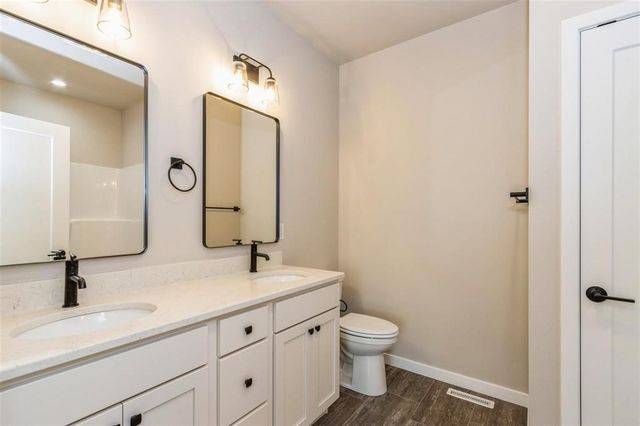 721 Chamberlin Lane, North Liberty, IA 52317