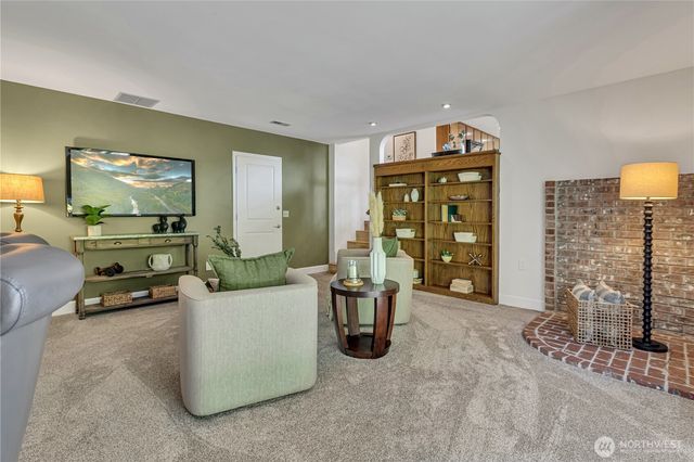 5004 63rd Avenue W, University Place, WA 98467