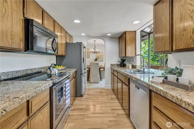 5004 63rd Avenue W, University Place, WA 98467