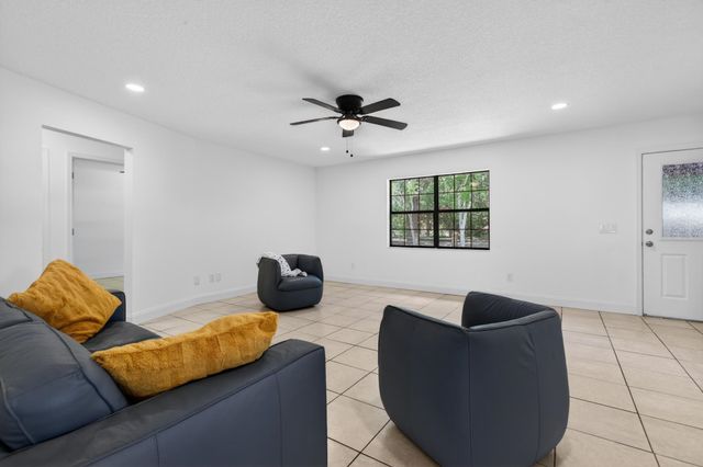407 Pomont Ave, St Augustine, FL 32084