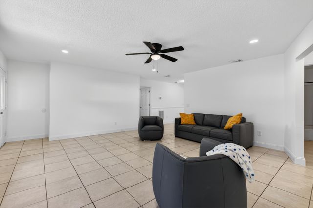 407 Pomont Ave, St Augustine, FL 32084