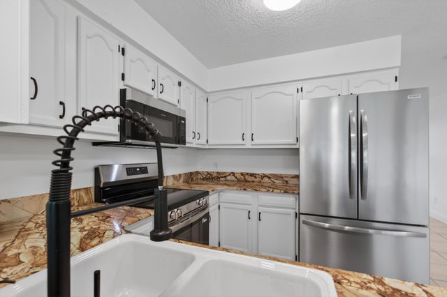 407 Pomont Ave, St Augustine, FL 32084