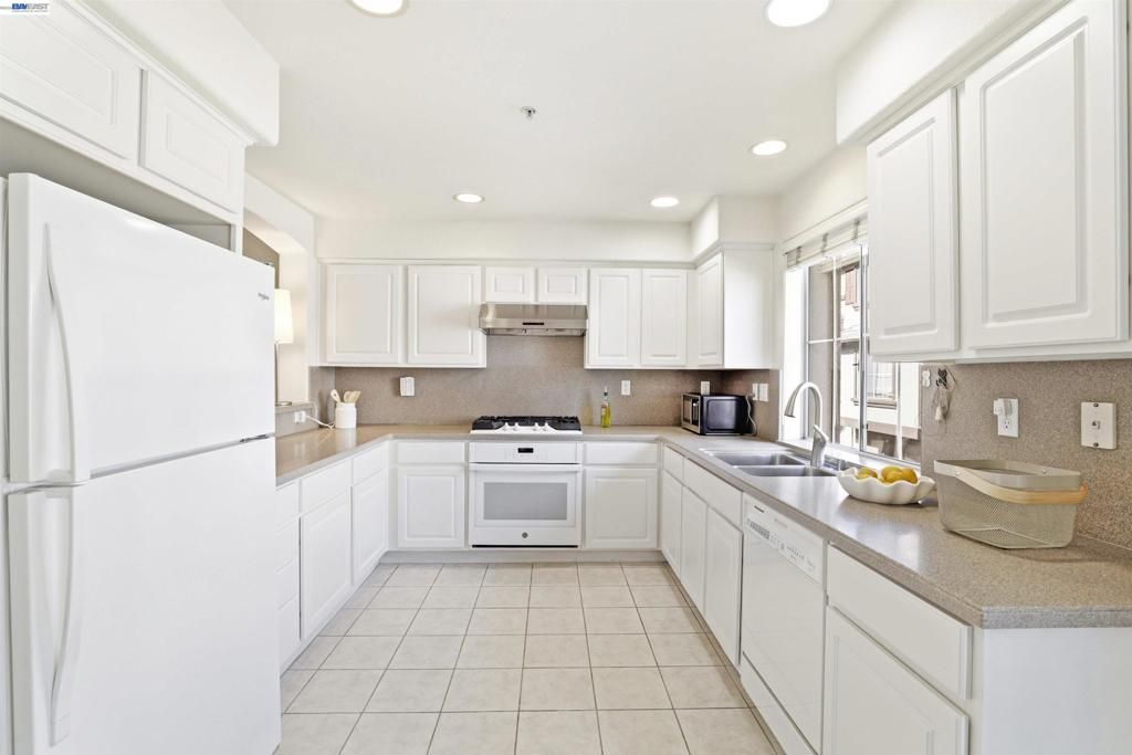 Image 16 of property listing at 3261 Sangiovese Pl, San Jose, CA 95135