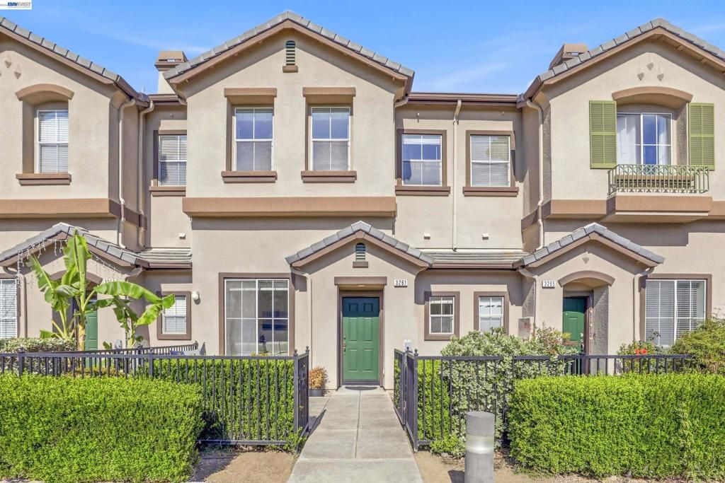 Image 2 of property listing at 3261 Sangiovese Pl, San Jose, CA 95135