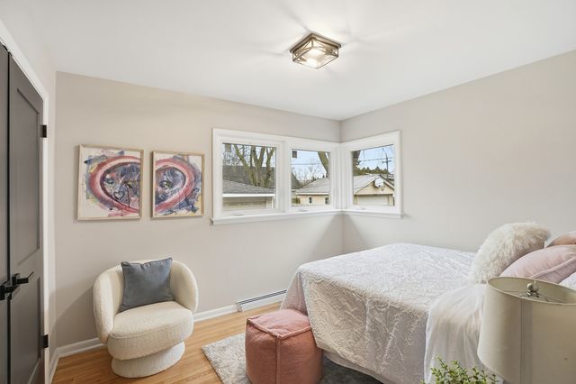 15944 School Street, South Holland, IL 60473