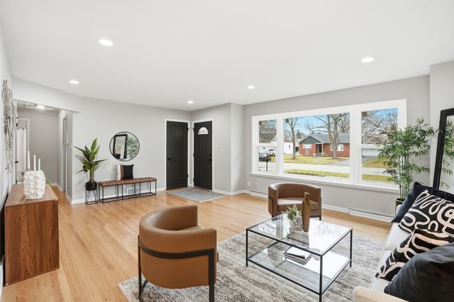 15944 School Street, South Holland, IL 60473