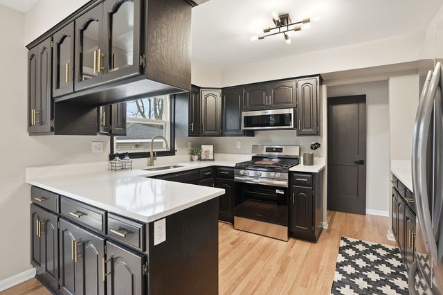 15944 School Street, South Holland, IL 60473