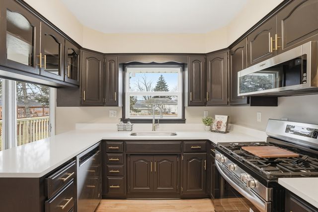 15944 School Street, South Holland, IL 60473