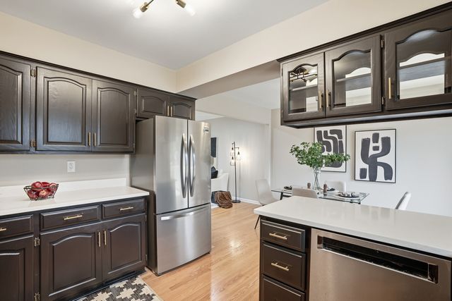 15944 School Street, South Holland, IL 60473