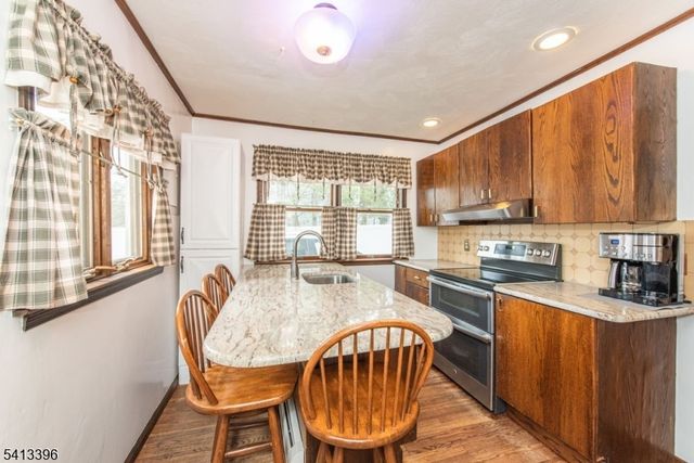 126 Jefferson St, Wanaque Boro, NJ 07420