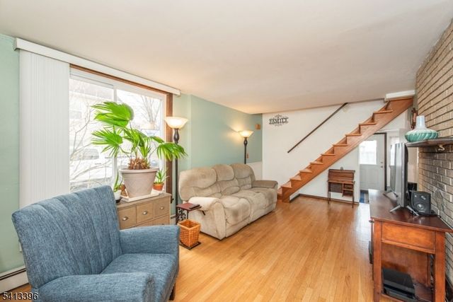 126 Jefferson St, Wanaque Boro, NJ 07420