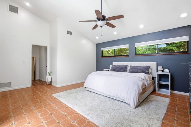 516 N MCDONALD AVENUE, Deland, FL 32724