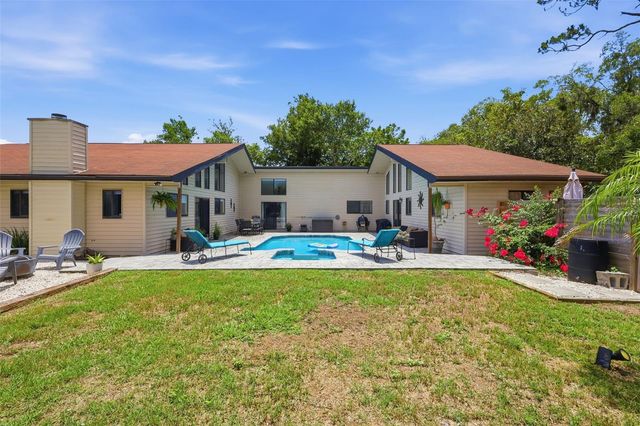 516 N MCDONALD AVENUE, Deland, FL 32724
