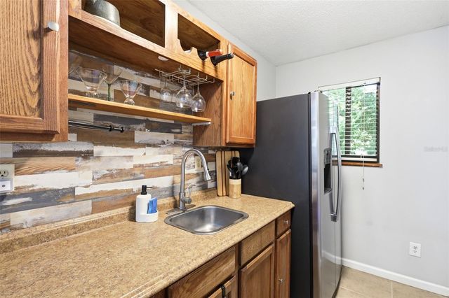 516 N MCDONALD AVENUE, Deland, FL 32724