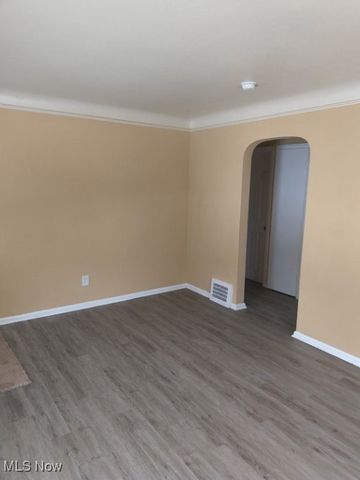 5202 Henry Street, Maple Heights, OH 44137